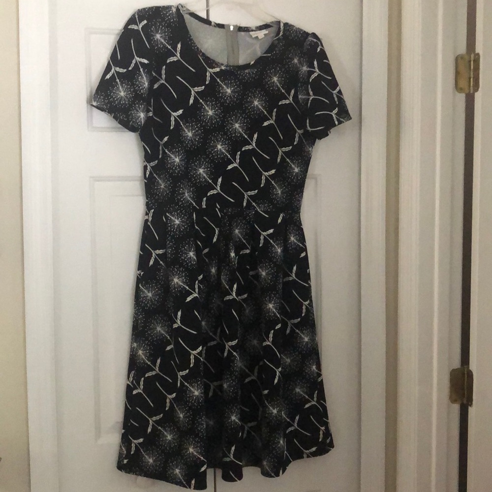 Lularoe Amelia Black and White Dandelion Dress XL